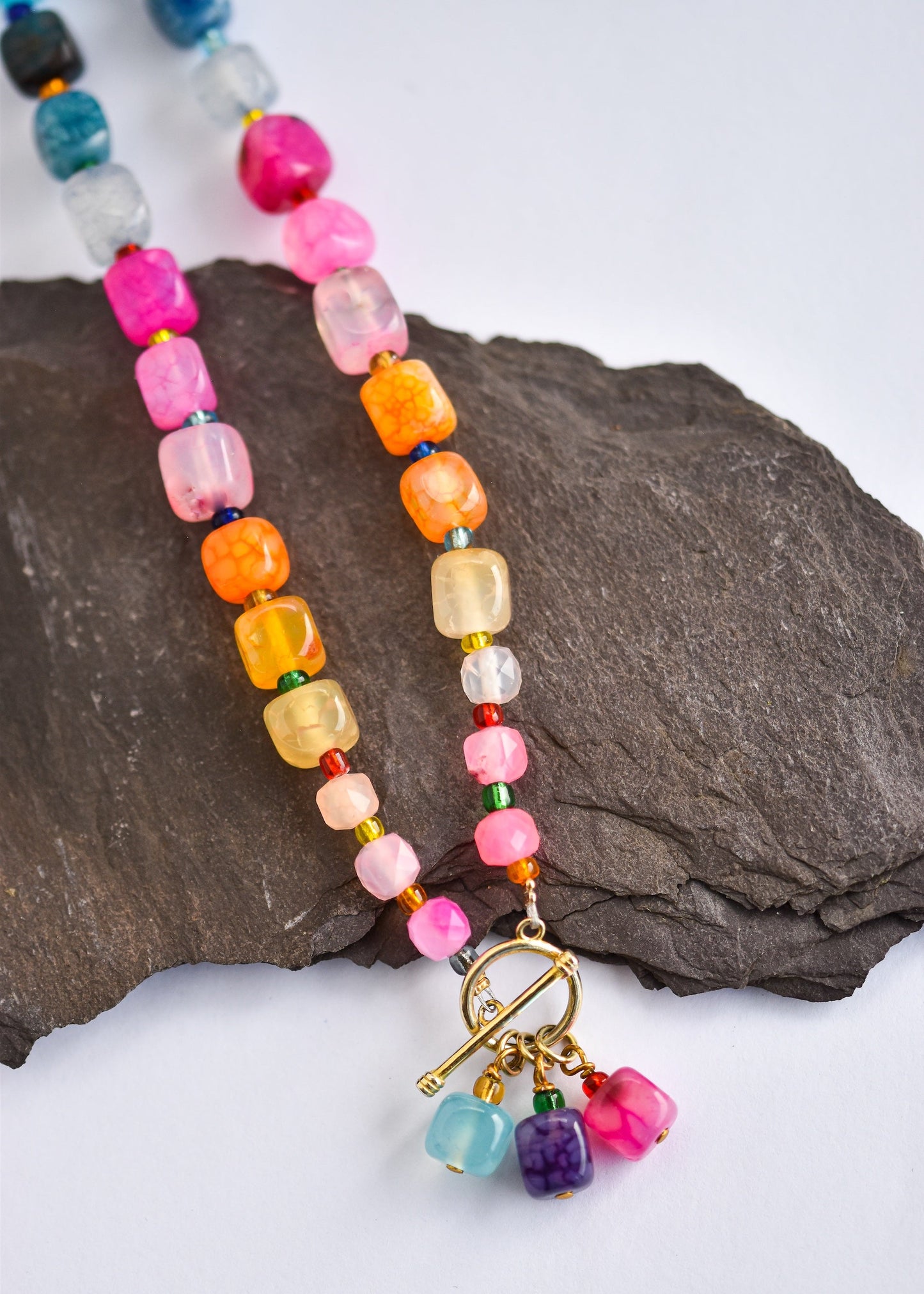 Natural bright graded colour agate necklace