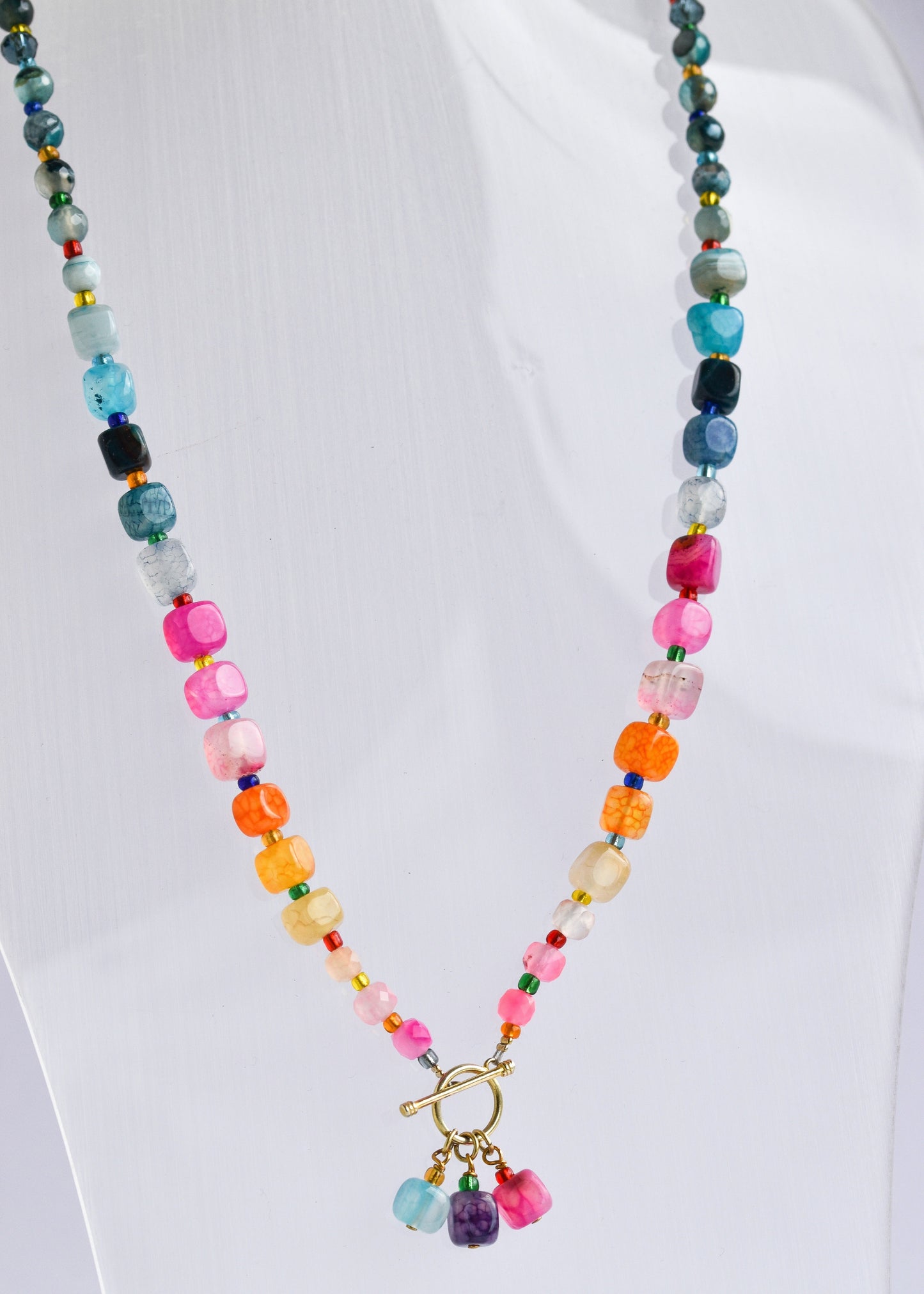 Natural bright graded colour agate necklace