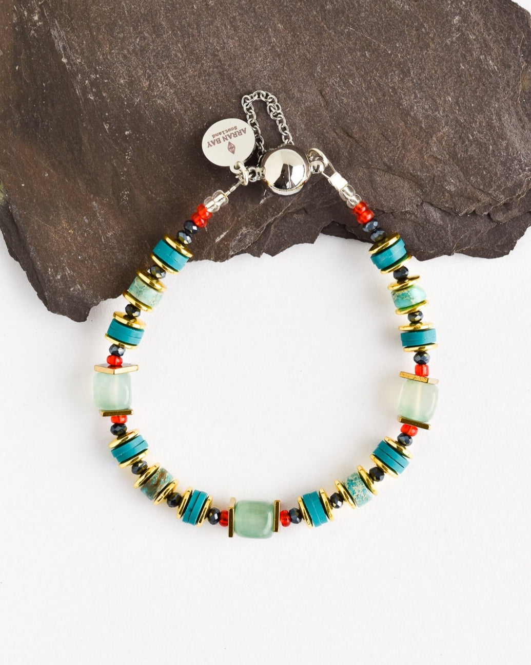 Como bracelet
