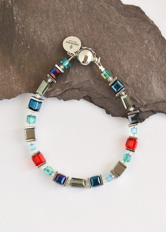 Classic metallic and red glass bracelet