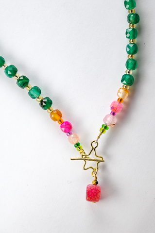 Green natural agate star toggle necklace