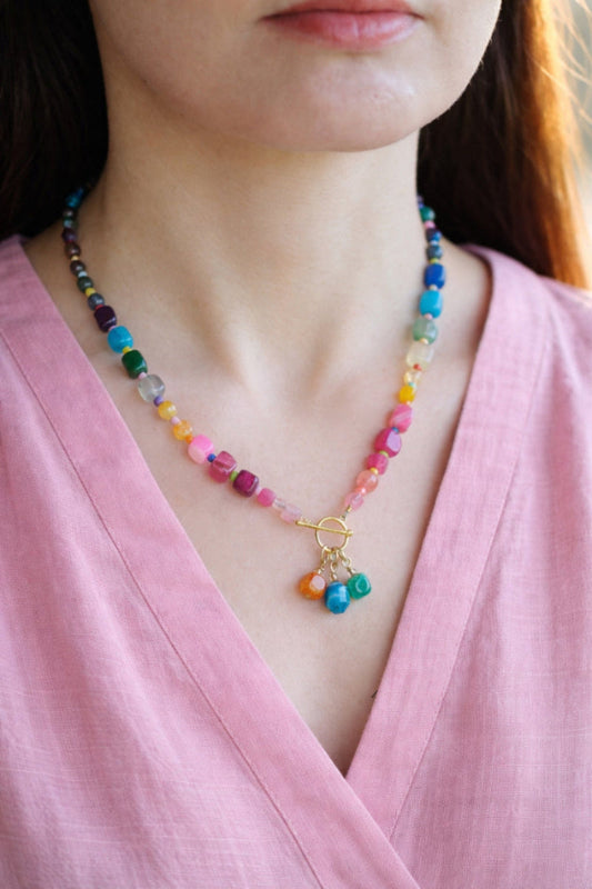 Natural bright graded colour agate necklace